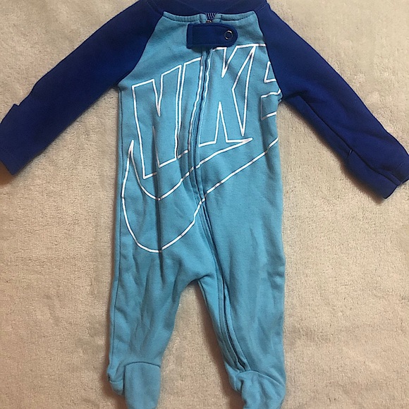 newborn nike sleeper